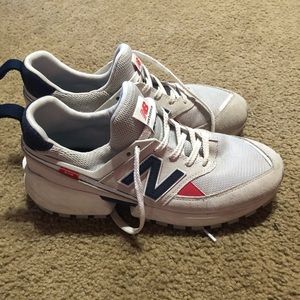 Men’s New Balance tennis shoes